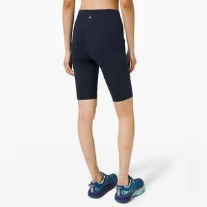 Lululemon Invigorate High-Rise Short 10" in True Navy Blue Size 4 Biker Short